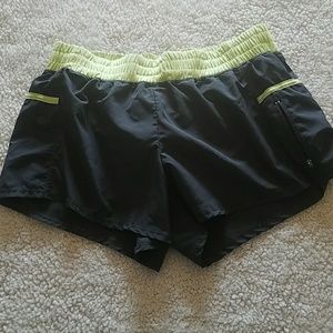 Xersion medium shorts